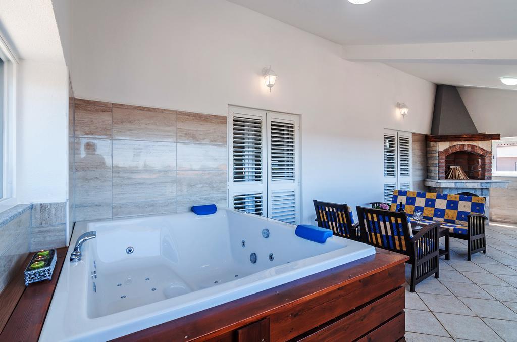 Apartment Tony With Private Pool Sukošan Dış mekan fotoğraf
