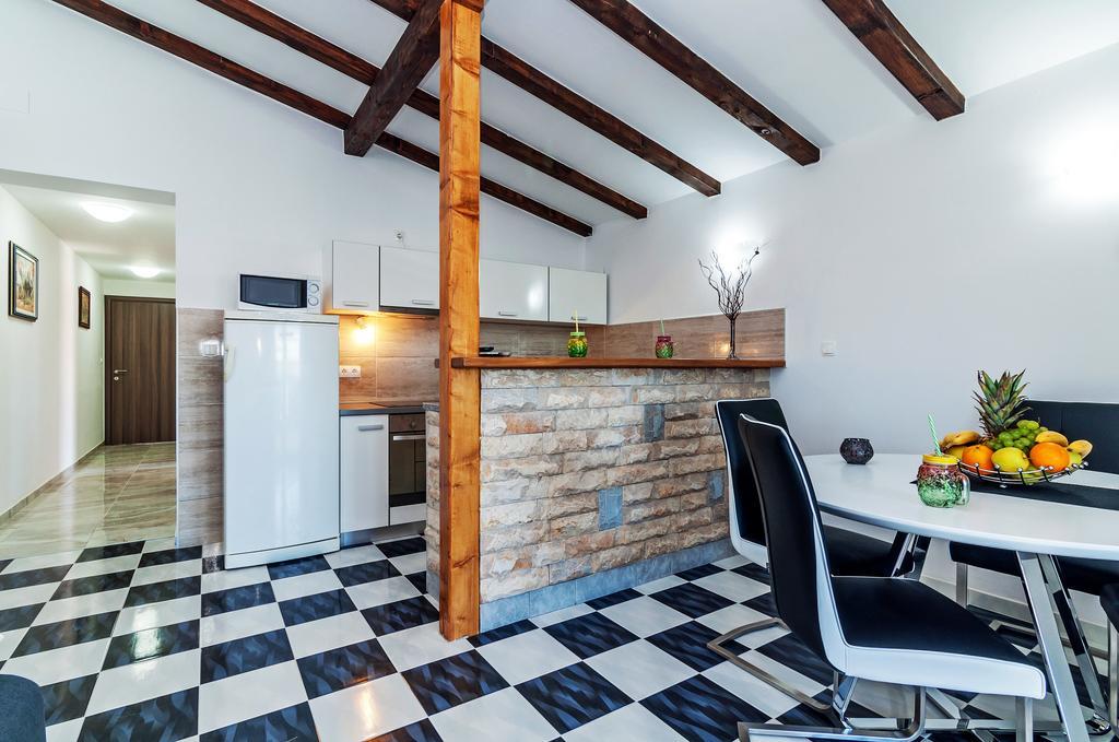 Apartment Tony With Private Pool Sukošan Dış mekan fotoğraf