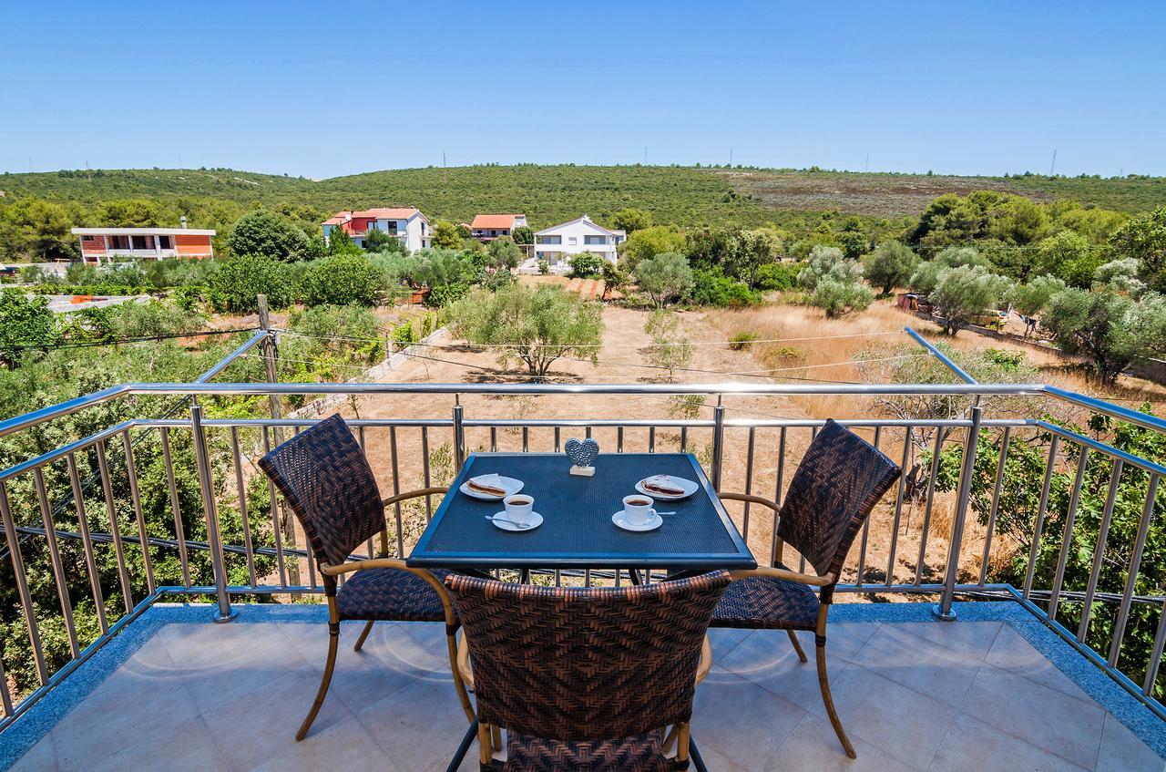Apartment Tony With Private Pool Sukošan Dış mekan fotoğraf