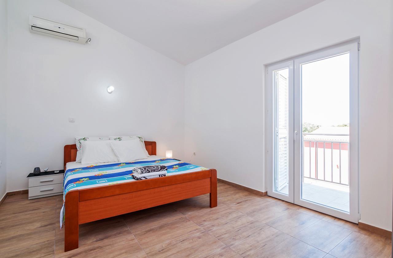 Apartment Tony With Private Pool Sukošan Dış mekan fotoğraf