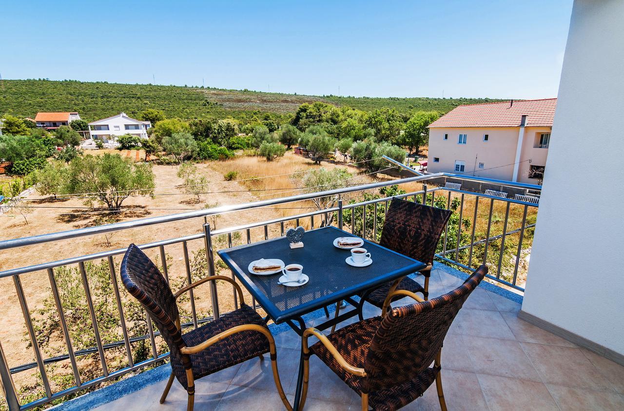 Apartment Tony With Private Pool Sukošan Dış mekan fotoğraf